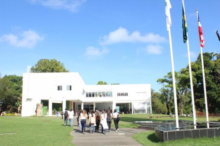 alunos-do-colegio-anchieta-participam-do-bahiana-por-um-dia-20190417193933.JPG