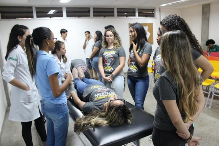 atividade-do-curso-de-fisioterapia-com-prof-bruno-goes-e-dicentes-do-curso-20180605184130-jpg