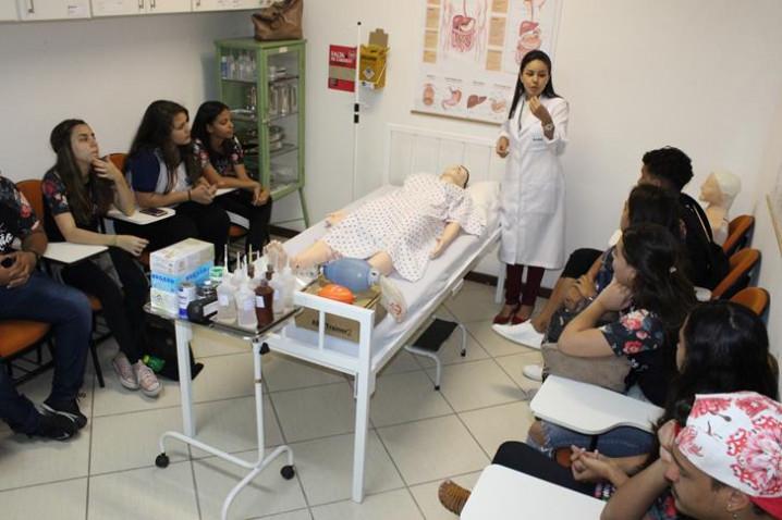 atividade-do-curso-de-enfermagem-com-prof-ronesca-dias-20180801135003-jpg