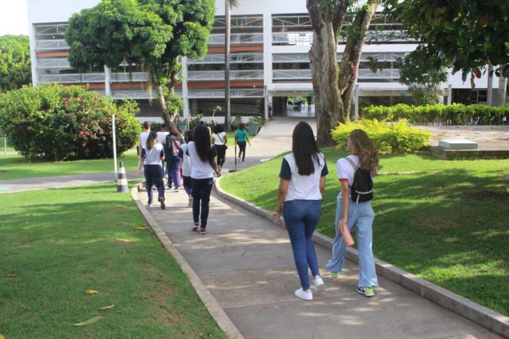 Estudantes do Colégio Salesiano do Salvador participam do programa Bahiana por um dia.