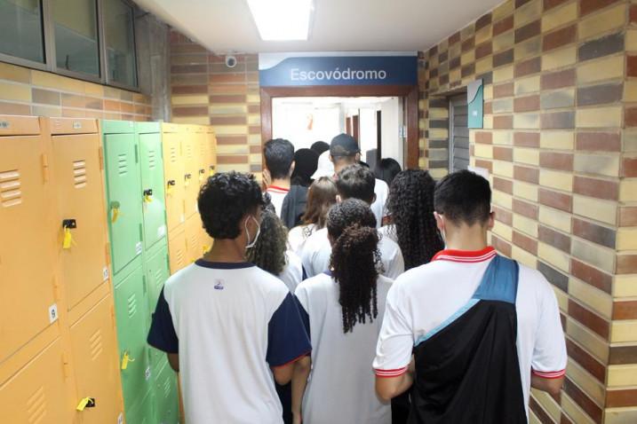 Odontologia – Estudantes do Colégio Salesiano do Salvador participam do programa Bahiana por um dia.