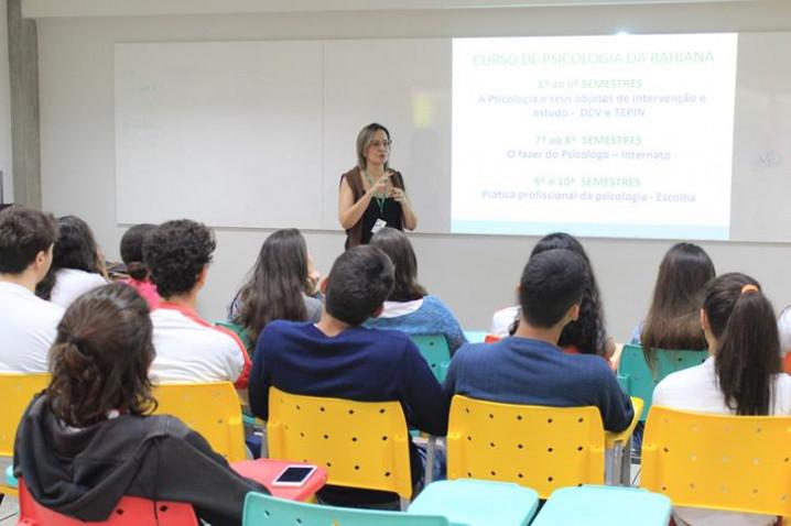 ativ.-do-curso-de-psi-com-a-coord.-do-curso-prof.-sylvia-barreto-debate-mitos-e-verdades-da-prof-3-20170829201642.jpg