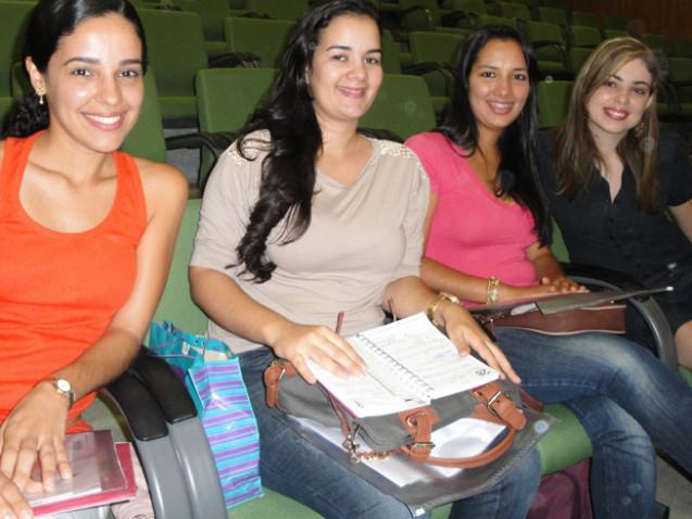 ENCONTRO_EX_ALUNOS_ENFERMAGEM_BAHIANA_2012_(6).jpg