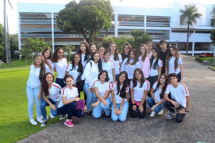 Estudantes do Colégio Anchieta participam do programa Bahiana Por Um Dia