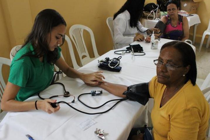 Feira_Saude_Paroquia_Brotas_BHIANA_31_05_2014_(26).JPG