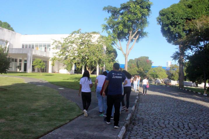 Estudantes do Colégio Anchieta participam do programa Bahiana Por Um Dia