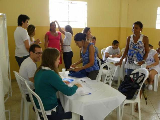 Feira_de_Saúde_da_Paróquia_de_Brotas_260512_(120)_640x480.jpg