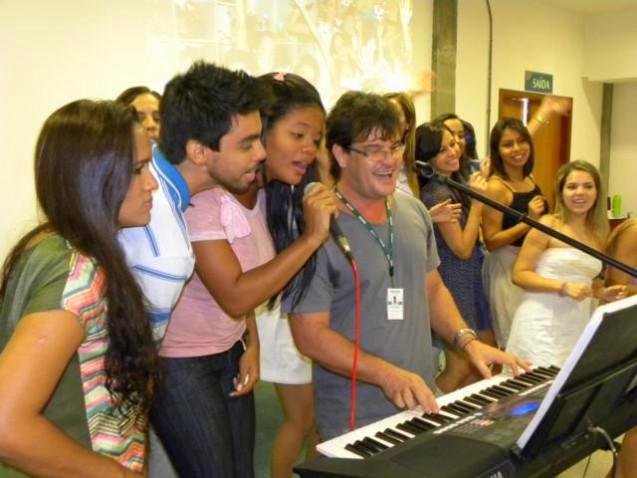 Fotos_Aula_Saudade_Enfermagem_2012.1_(102)_640x480.jpg