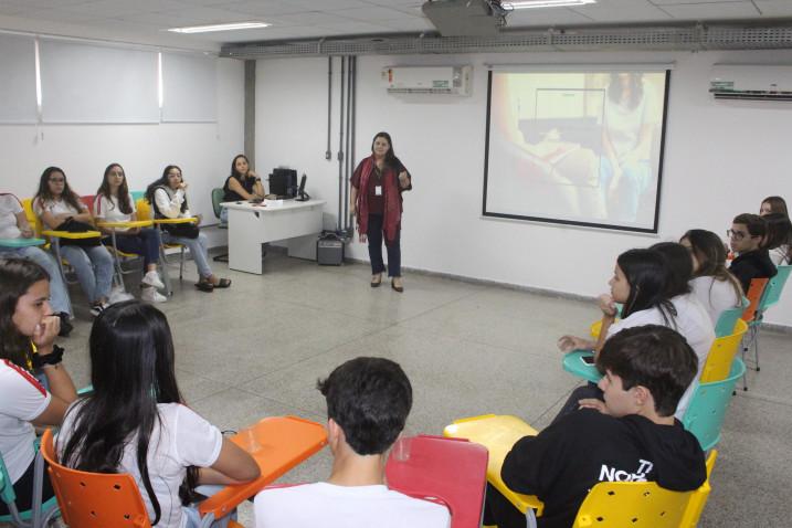 Estudantes do Colégio Anchieta participam do programa Bahiana Por Um Dia