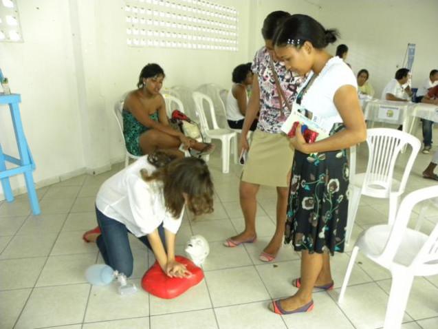 feira-paroquia-brotas-bahiana-cafis-25-05-2013-35-jpg