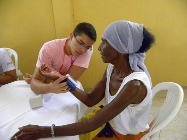 Feira_de_Saúde_da_Paróquia_de_Brotas_260512_(124)_640x480.jpg