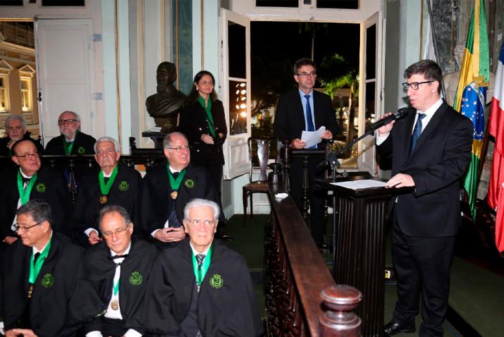 O médico cardiologista e docente do curso de Medicina da Bahiana, Dr. Gilson Feitosa Filho é o mais novo integrante da Academia de Medicina da Bahia.