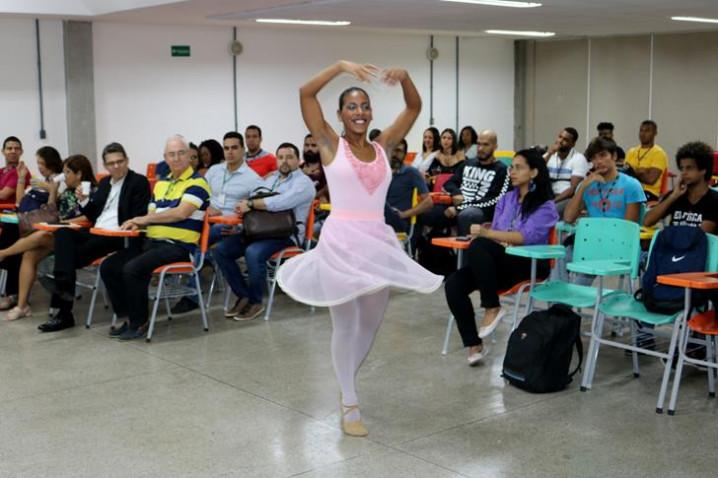 bahiana-lancamento-livro-educacaofisica-06-08-1910-20190813162353.JPG