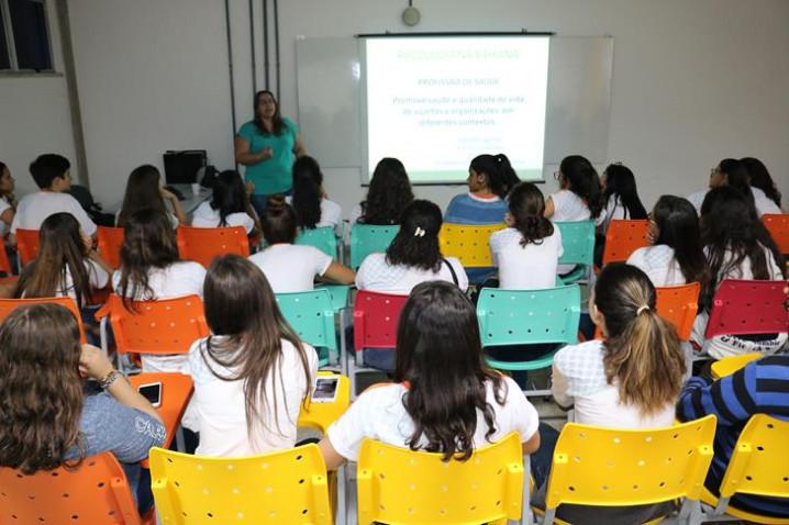 atividade-do-curso-de-psicologia-com-a-psicologa-e-orientadora-vocacional-laissa-liguori-20190514083134-jpg