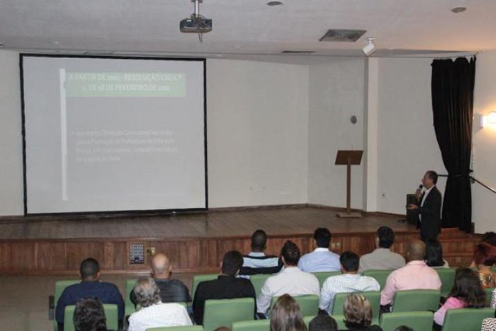 Lancamento-Curso-Educacao-Fisica-20-05-2015_(22).JPG