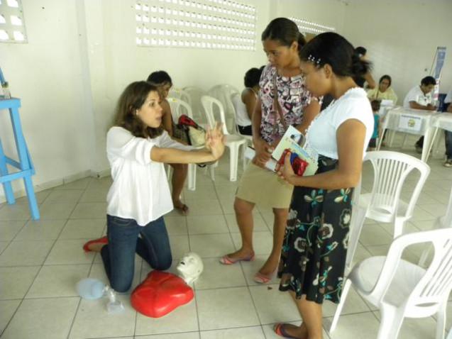 feira-paroquia-brotas-bahiana-cafis-25-05-2013-33-jpg