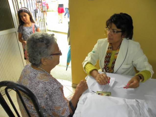 feira-de-saude-da-paroquia-de-brotas-260512-160-640x480-jpg