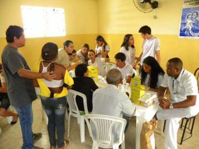 feira-de-saude-da-paroquia-de-brotas-260512-74-640x480-jpg