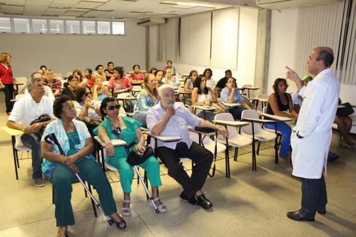 Palestra_Dia_Combate_Lupus_12_05_14_(4)(1).JPG