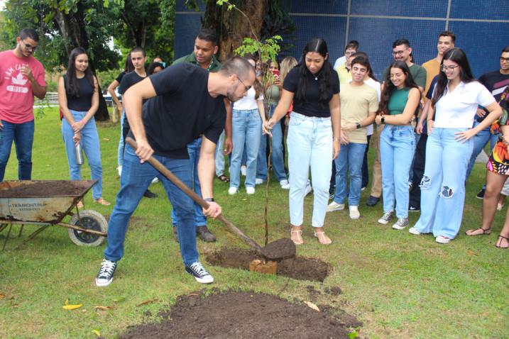 Escola Bahiana de Medicina e Saúde Pública