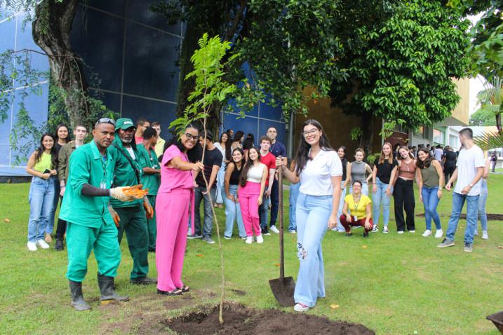 Escola Bahiana de Medicina e Saúde Pública