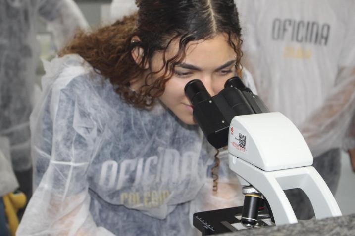 Estudantes do Colégio Oficina participam do Bahiana por um Dia.