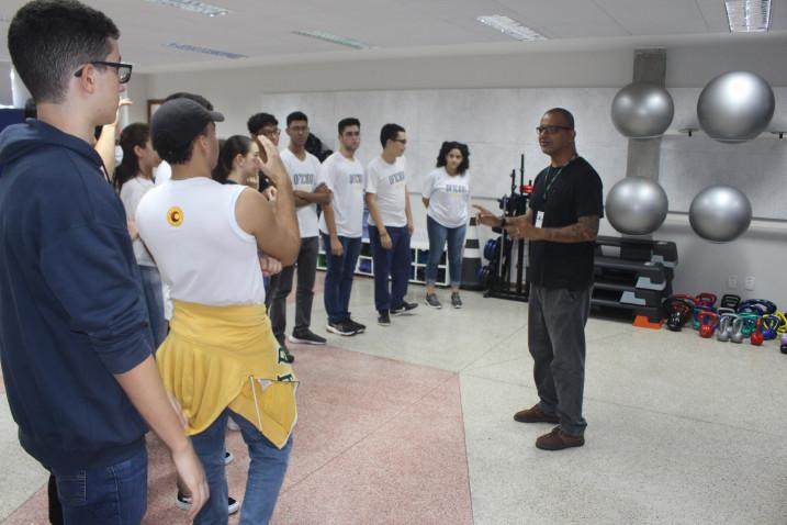 Estudantes do Colégio Oficina participam do Bahiana por um Dia.