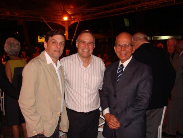 FOTOS_INAUGURAÇÃO_EST%C3%81TUA_PROFESSOR_HUMBERTO_DE_CASTRO_LIMA_640x480.JPG