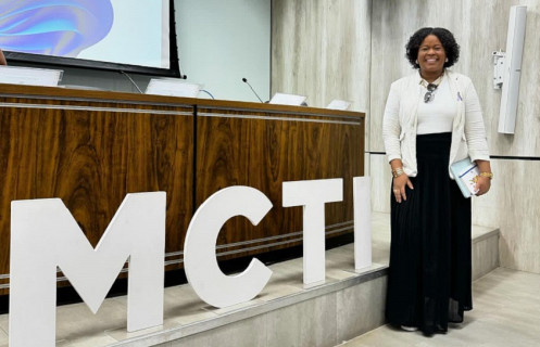 Profesora Jaqueline Goes es nombrada Embajadora de la Ciencia en Brasil