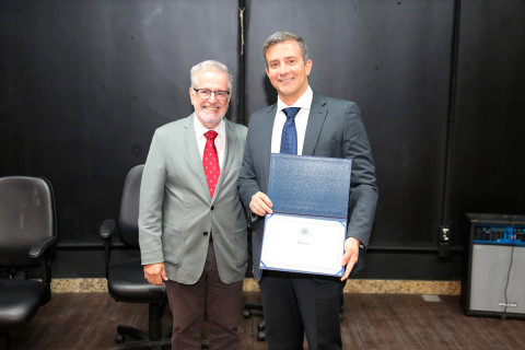 Professor of Medicine is sworn in as full member of the Academy of Sciences of Bahia